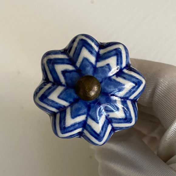 Hand Painted Blue White Ceramic Flower Drawer Cabinet Knob Pulls Set Summer Chic - Picture 7 of 8